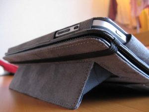 Marware Clapet 300x225 Marware – Un étui pour votre iPad [concours]