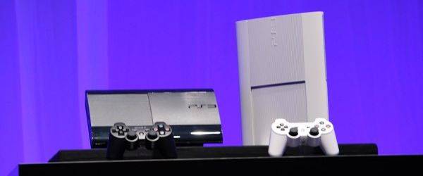 ps3 noir blanc ps3 noir blanc La nouvelle PS3 débarque...