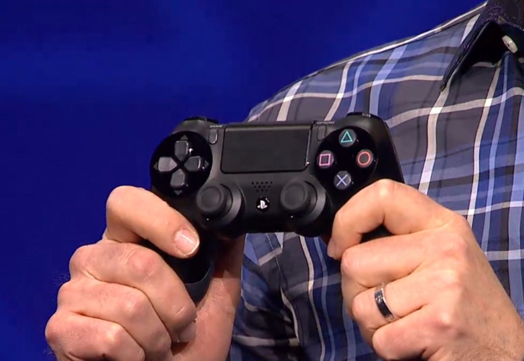 dual shock 4 1024x706 La PlayStation 4 ne se montre pas